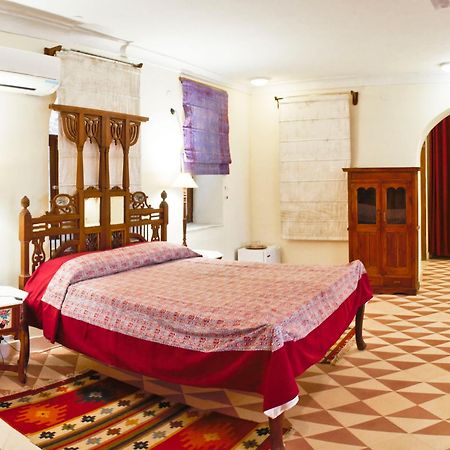 Neemrana'S - Tijara Fort Palace Extérieur photo