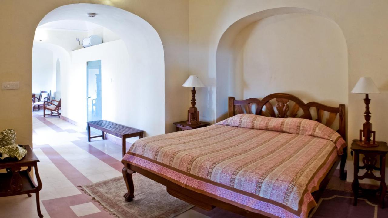 Neemrana'S - Tijara Fort Palace Extérieur photo