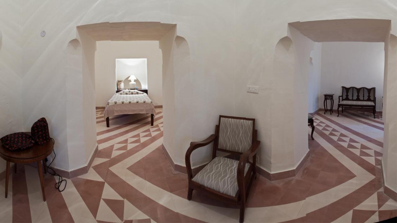 Neemrana'S - Tijara Fort Palace Extérieur photo
