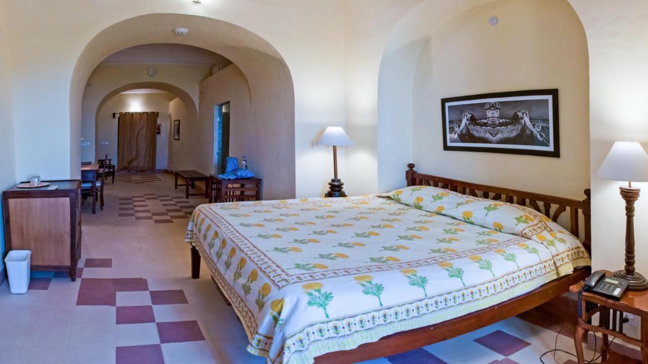 Neemrana'S - Tijara Fort Palace Extérieur photo