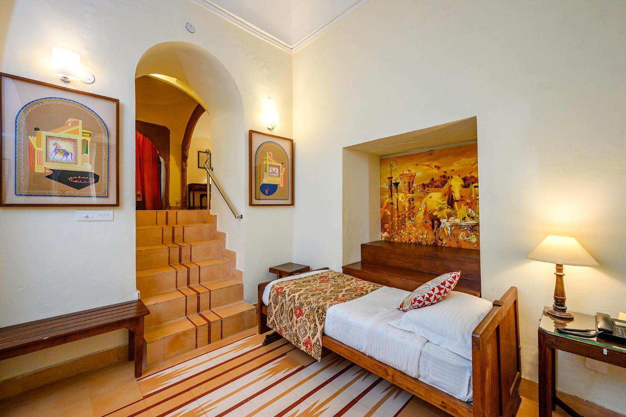 Neemrana'S - Tijara Fort Palace Extérieur photo