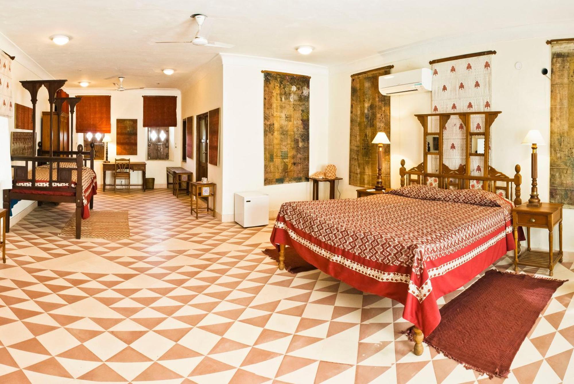 Neemrana'S - Tijara Fort Palace Extérieur photo