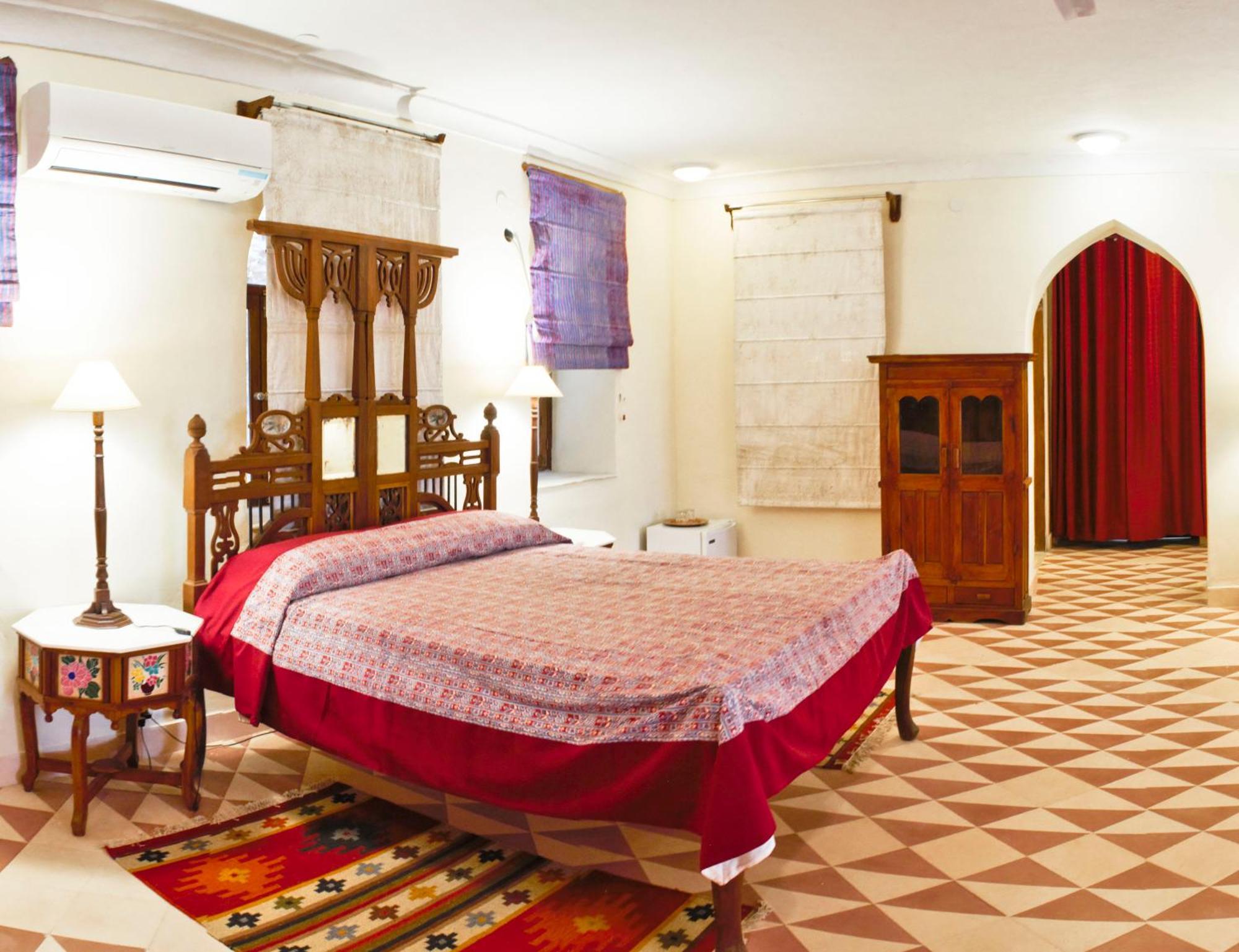 Neemrana'S - Tijara Fort Palace Extérieur photo