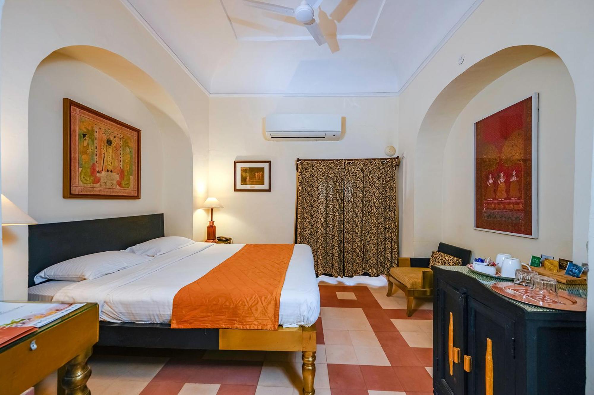 Neemrana'S - Tijara Fort Palace Extérieur photo