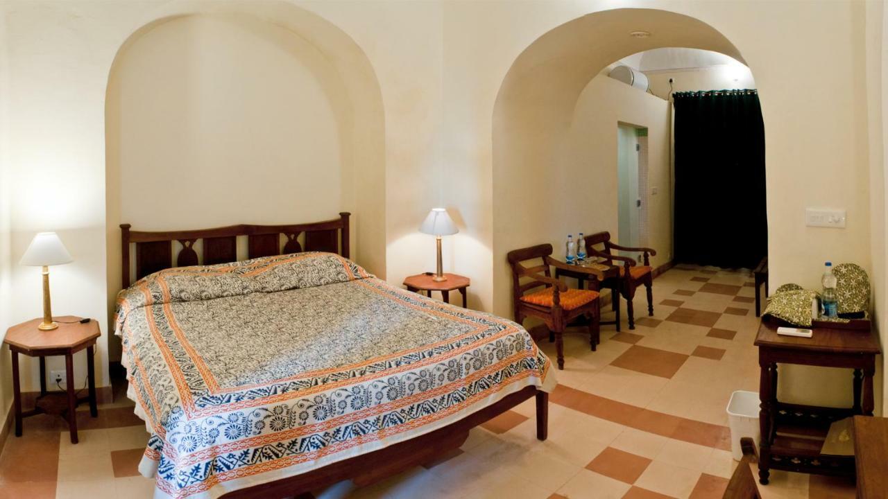 Neemrana'S - Tijara Fort Palace Extérieur photo