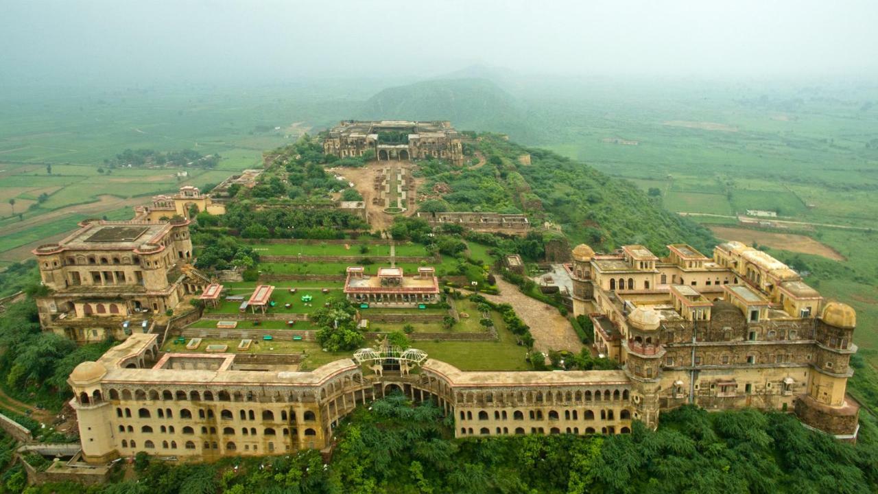 Neemrana'S - Tijara Fort Palace Extérieur photo